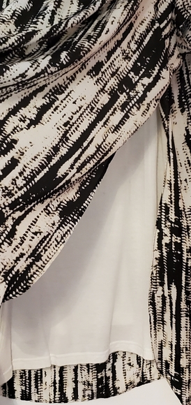 Short Sleeved Tunic Tops - Picture 5 of 6